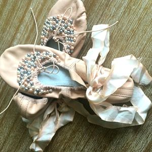 New leather beaded ballet shoes 8 capezio